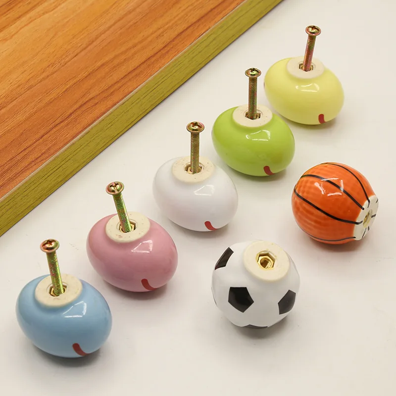 Bunter Schranktürgriff Fußball – Badminton Zone Bewertung und Preis